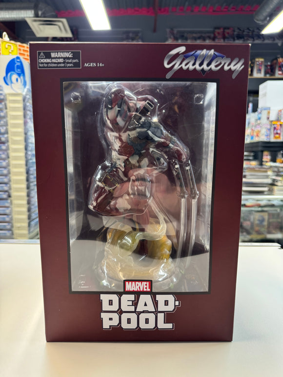 Diamond Select Deadpool PVC Marvel Gallery Figure in Box